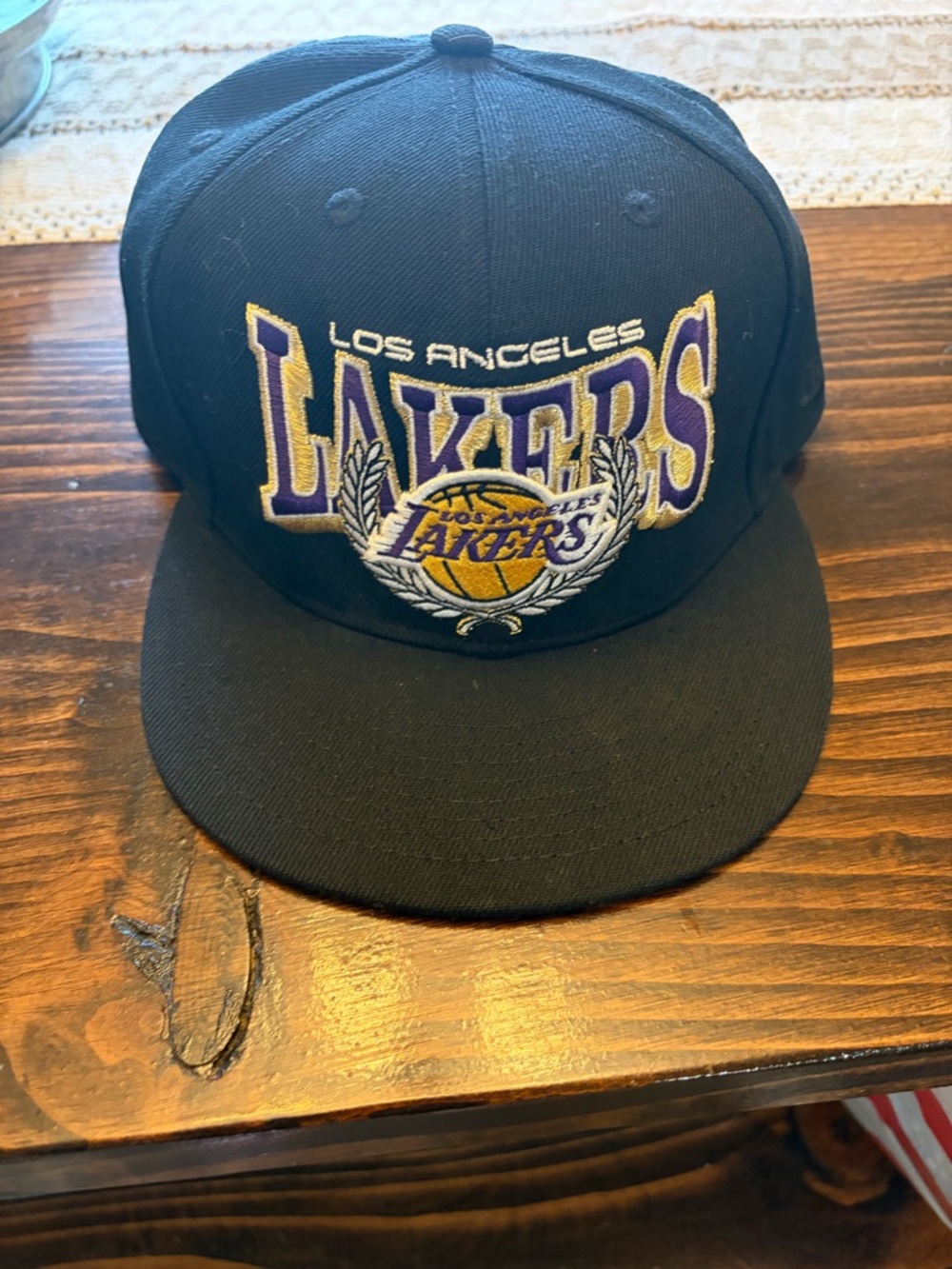Los Angeles Lakers Black Embroidered Snapback Hat
